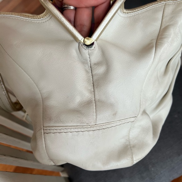 Coach F14379 ivory Ergo shoulder bag - Picture 5 of 16